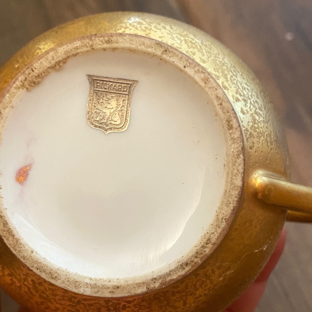 Luxurious Gold Coffee & Tea Set - Picture 10 of 11